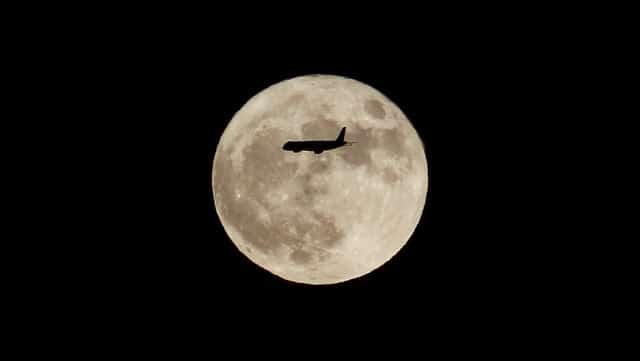 Wie lange fliegt man zum Mond?